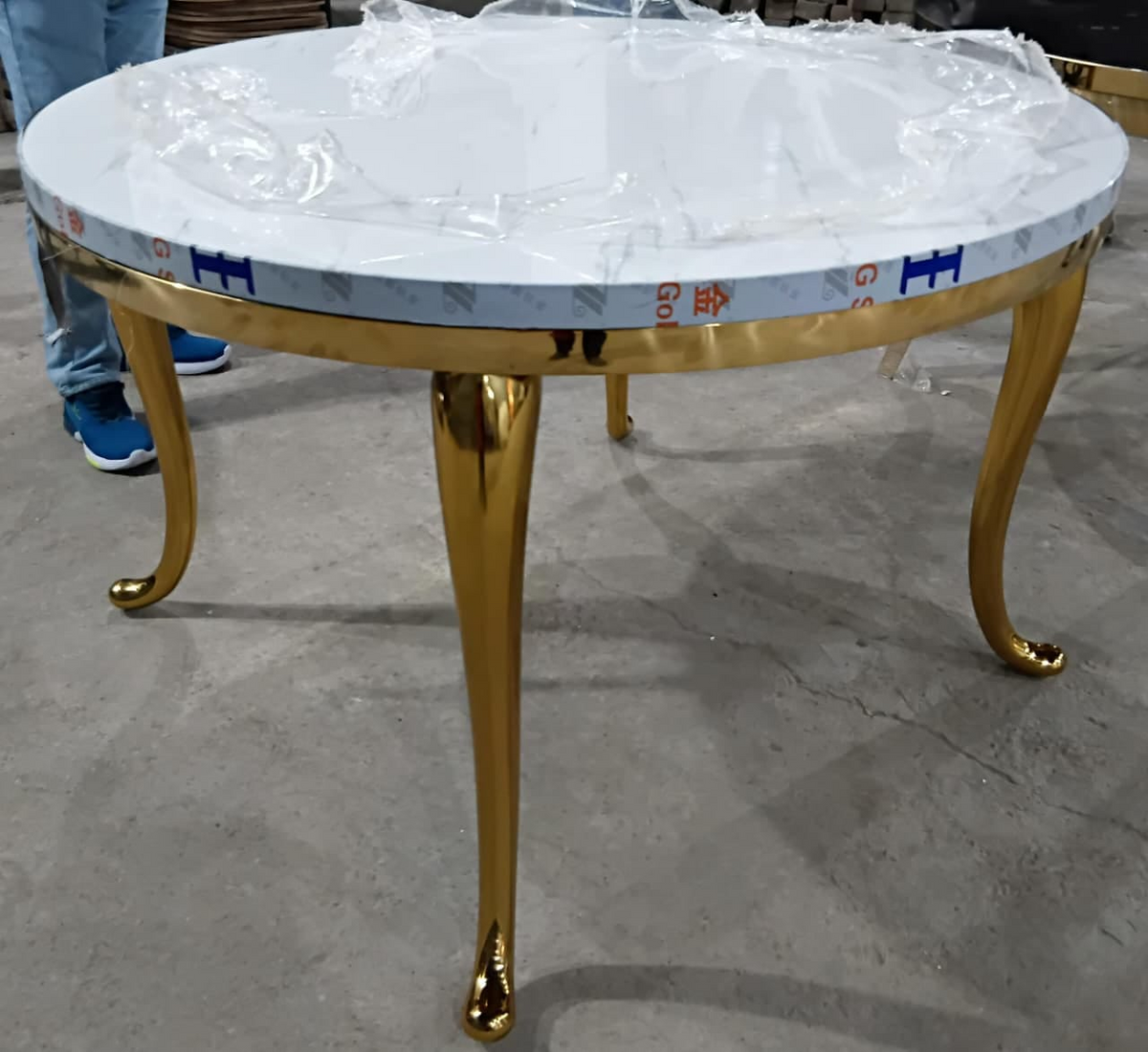 Elegant Curved Gold Table Frame